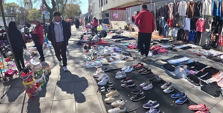 Desalojan manteros en Mataderos Desalojan manteros en Mataderos