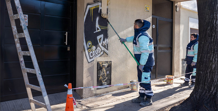 Recuperan frentes vandalizados