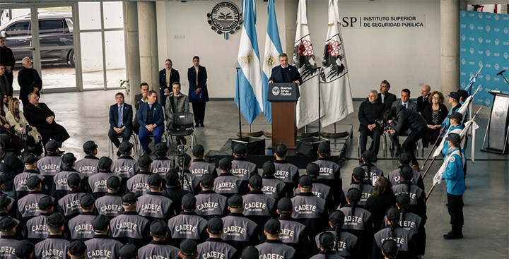 Forman agentes penitenciarios