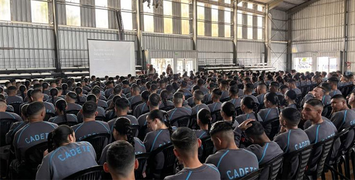 Capacitación en DDHH para policías
