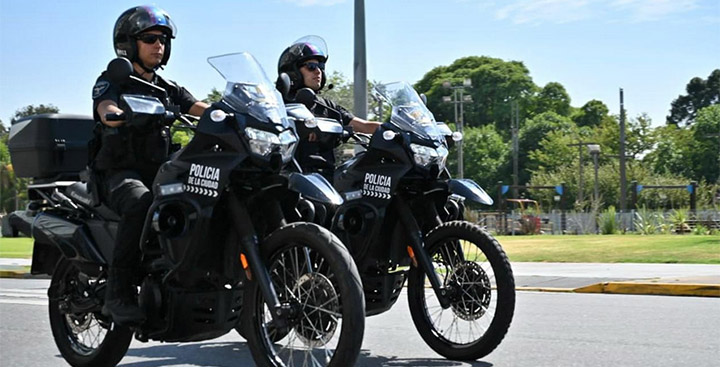 Policía: Nuevo uniforme Policía: Nuevo uniforme